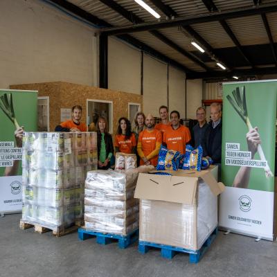 Amazon s'engage auprès des Banques Alimentaires pour lutter contre la précarité alimentaire et hygiénique en Belgique.